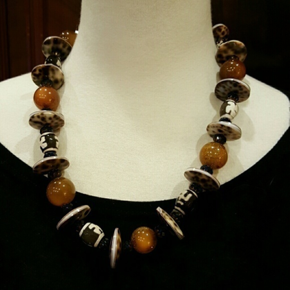 MADE‎ BY  MEKENZIE HAWAIIN CUSTOM BEADED NECKLACE